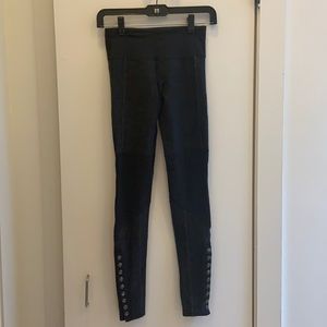 Lululemon tights in size S